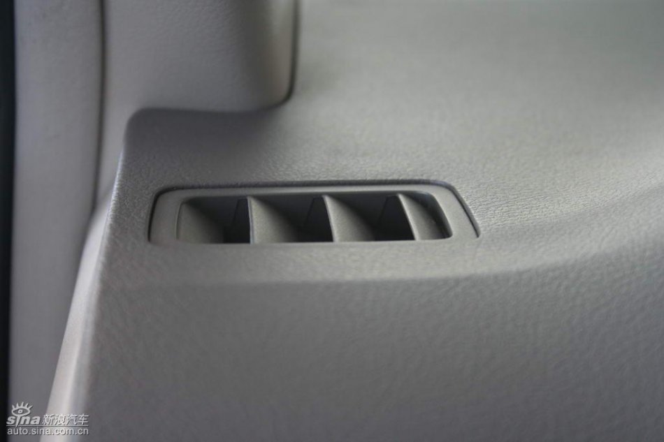 天津一汽丰田卡罗拉内饰