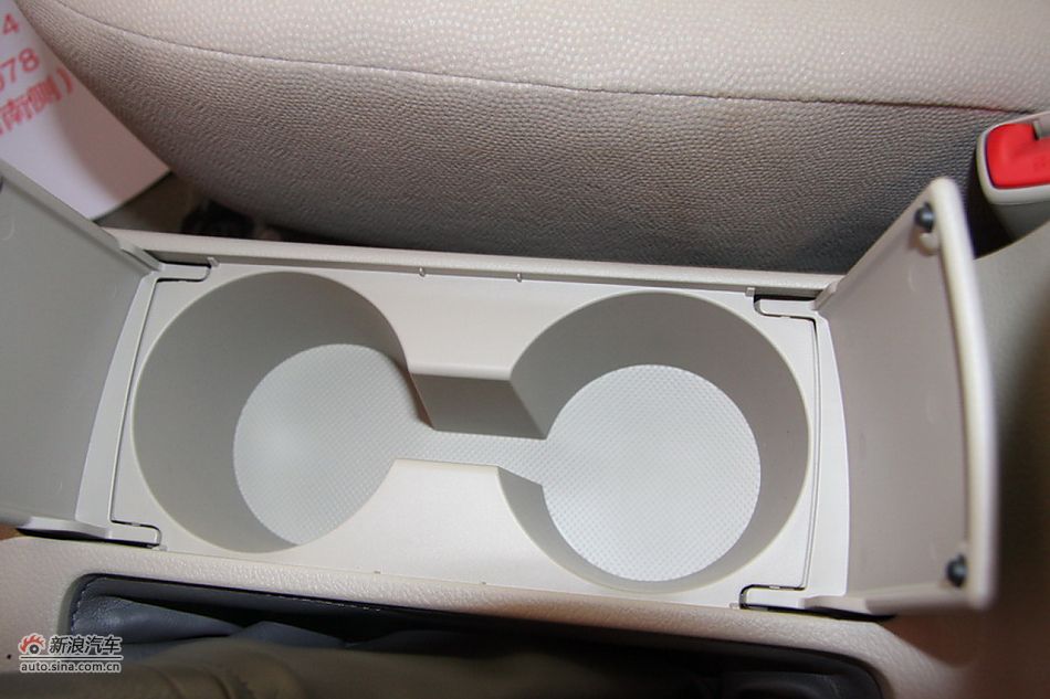 2010款卡罗拉GL-i 1.8AT 天窗版