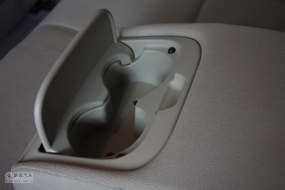 2010款卡罗拉GL-i 1.8AT 天窗版