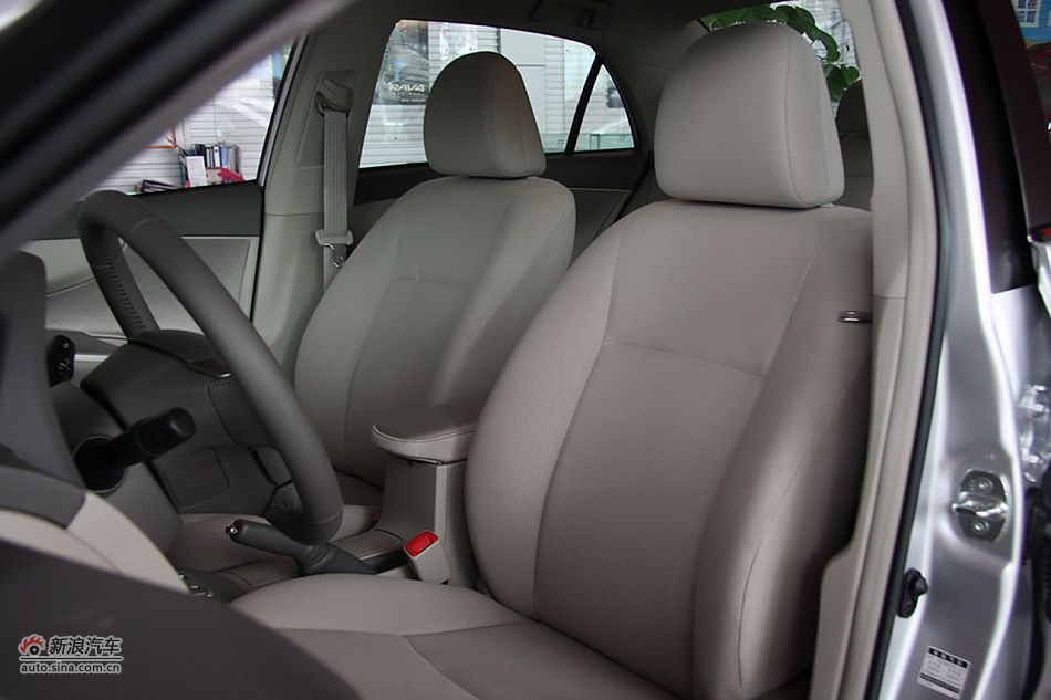 2010款卡罗拉GL-i 1.8AT 天窗版