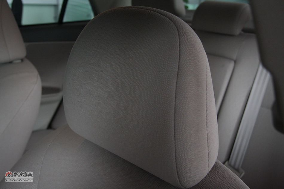 2010款卡罗拉GL-i 1.8AT 天窗版