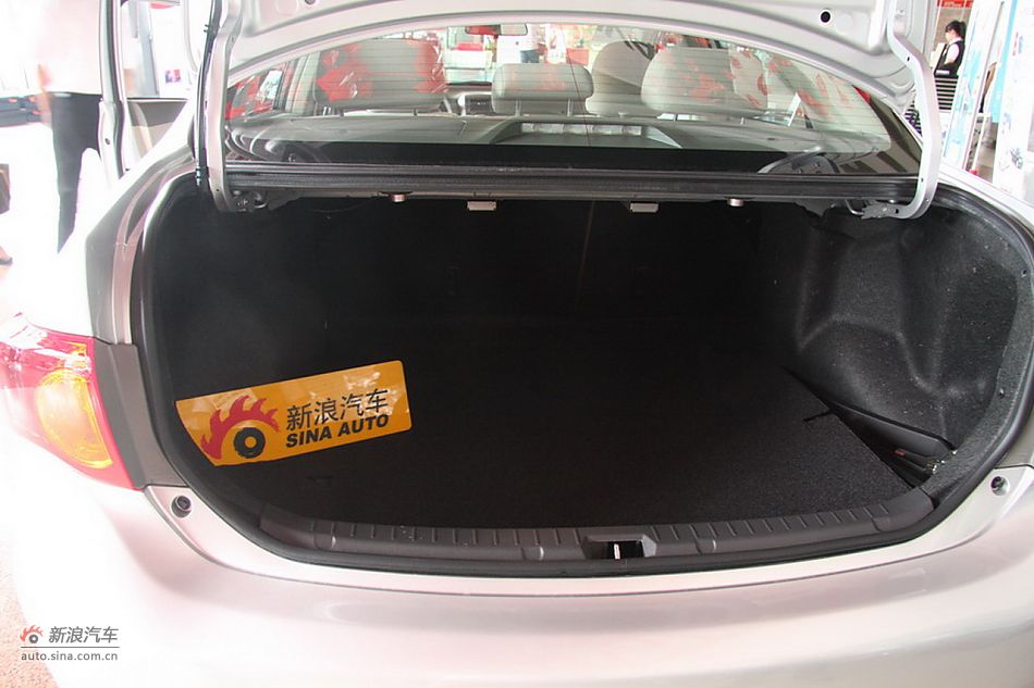 2010款卡罗拉GL-i 1.8AT 天窗版