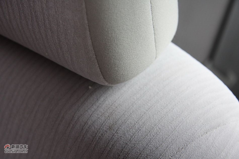 2010款卡罗拉GL 1.6AT 天窗版