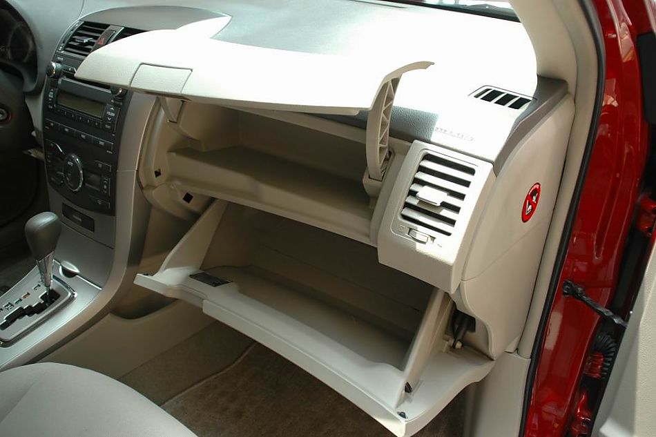 天津一汽丰田卡罗拉内饰