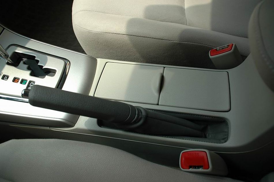 天津一汽丰田卡罗拉驻车制动器