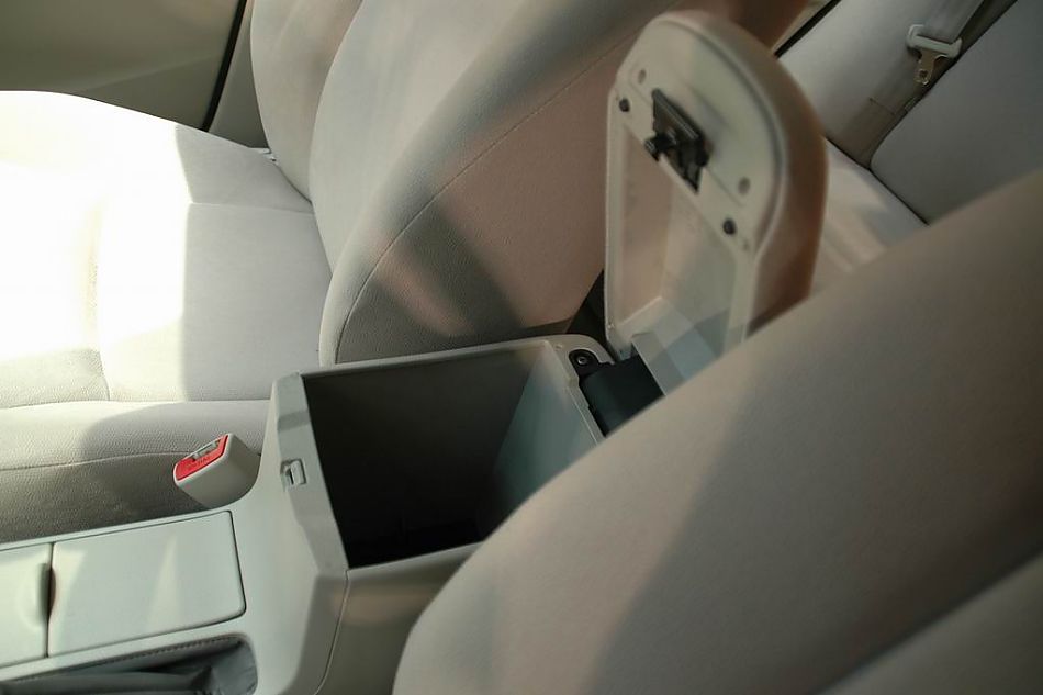 天津一汽丰田卡罗拉内饰