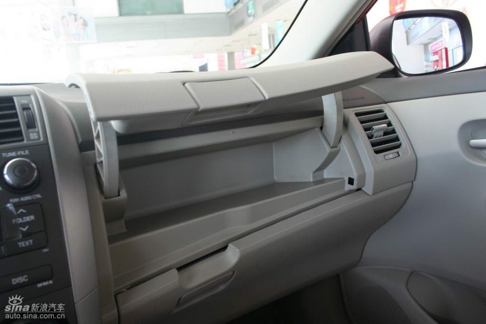 天津一汽丰田卡罗拉内饰