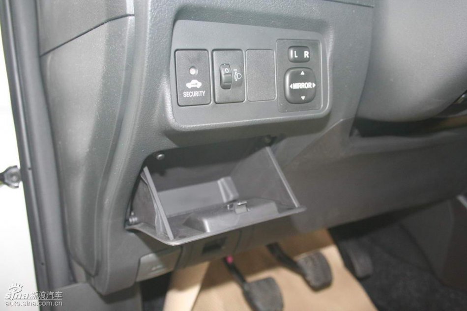 天津一汽丰田卡罗拉内饰