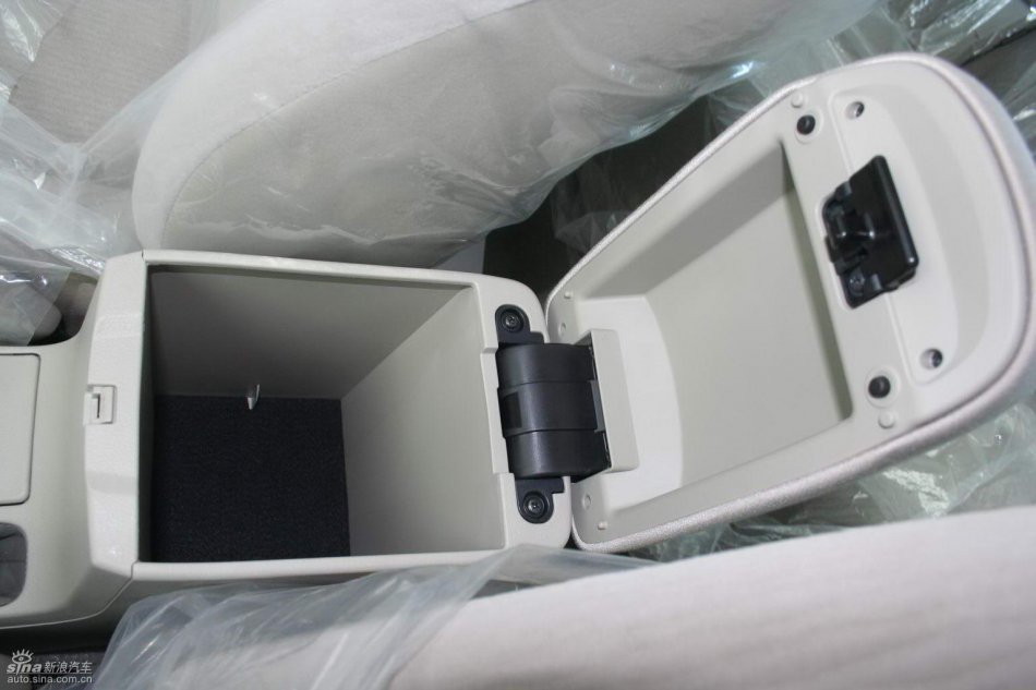 天津一汽丰田卡罗拉内饰