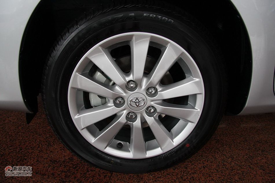 2010款卡罗拉GL-i 1.8AT 天窗版