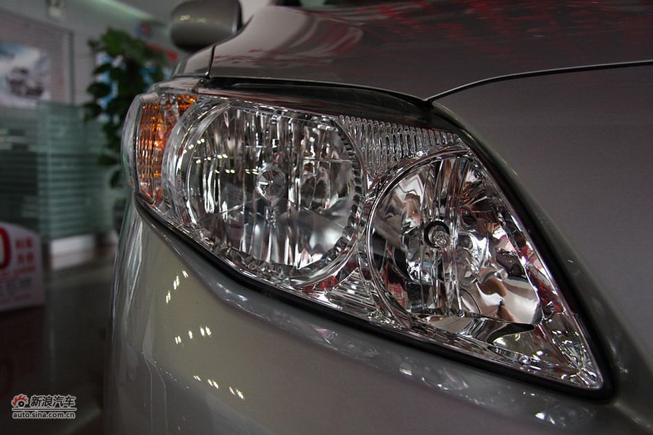 2010款卡罗拉GL-i 1.8AT 天窗版