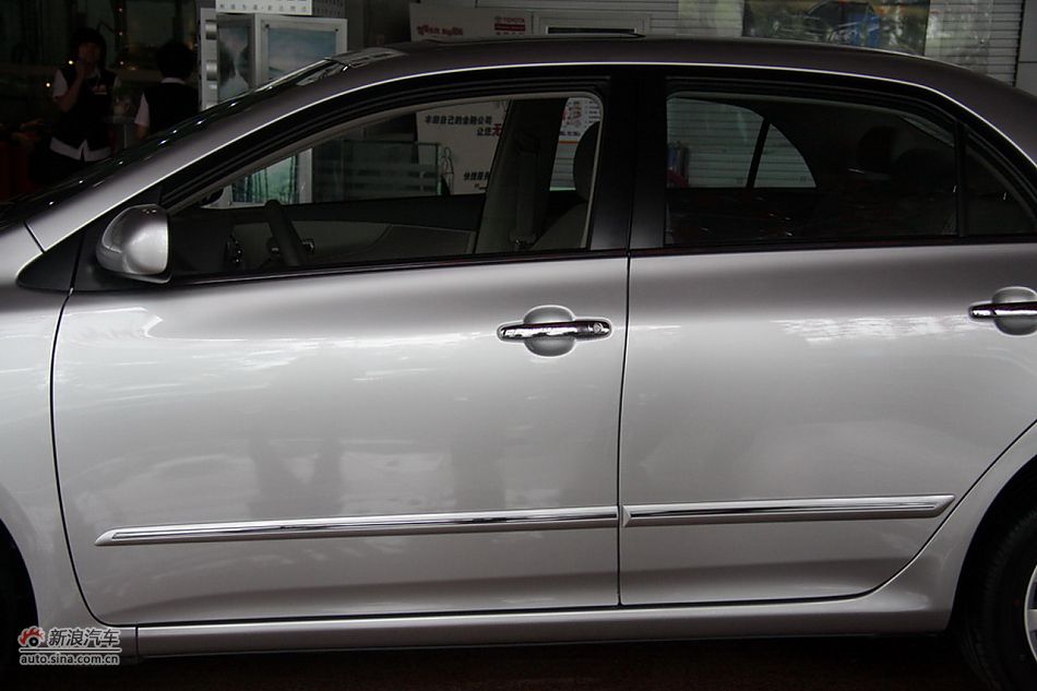 2010款卡罗拉GL-i 1.8AT 天窗版