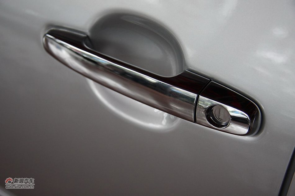 2010款卡罗拉GL-i 1.8AT 天窗版