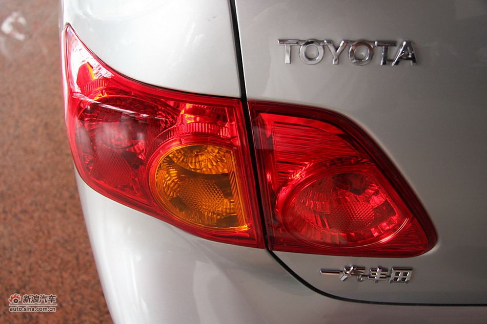 2010款卡罗拉GL-i 1.8AT 天窗版