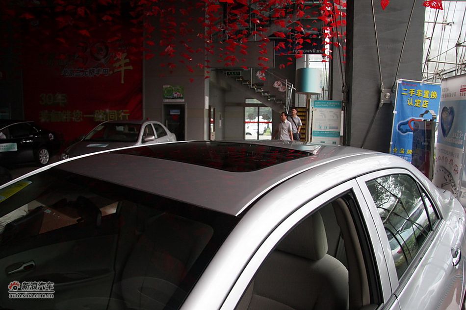 2010款卡罗拉GL 1.6AT 天窗版