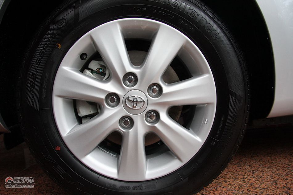 2010款卡罗拉GL 1.6AT 天窗版