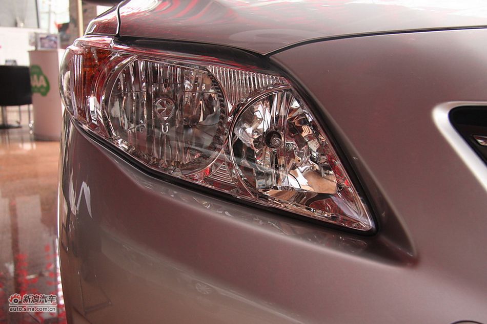 2010款卡罗拉GL 1.6AT 天窗版