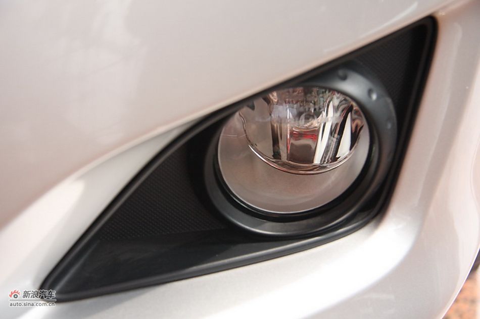 2010款卡罗拉GL 1.6AT 天窗版