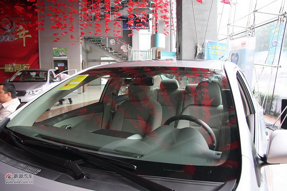 2010款卡罗拉GL 1.6AT 天窗版