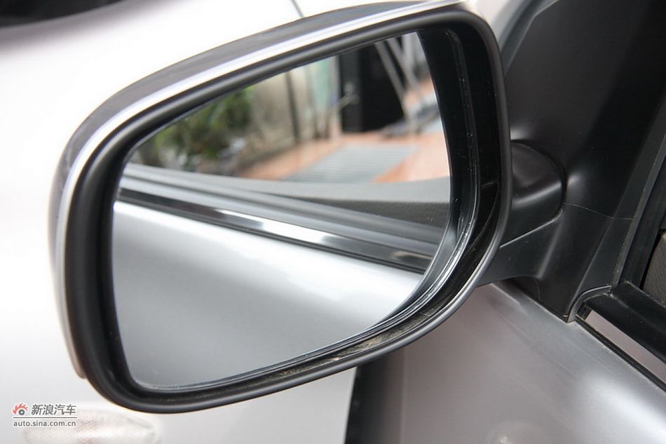 2010款卡罗拉GL 1.6AT 天窗版