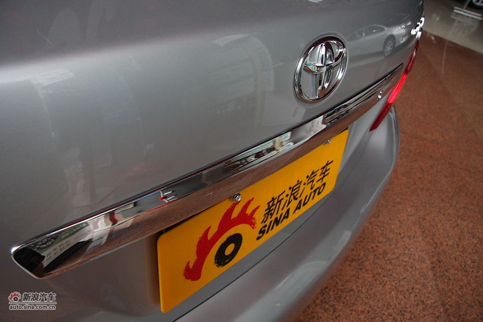 2010款卡罗拉GL 1.6AT 天窗版