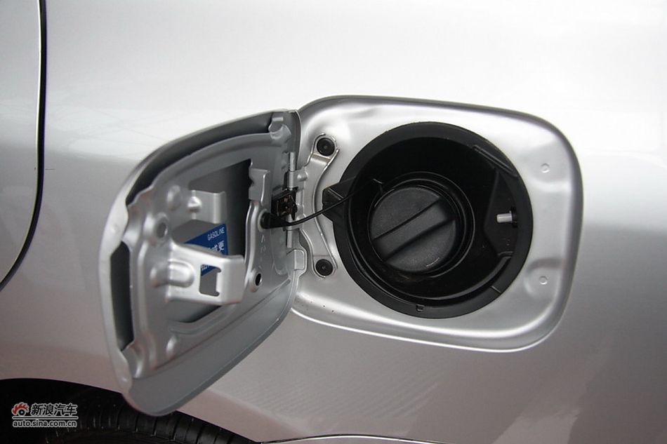 2010款卡罗拉GL 1.6AT 天窗版