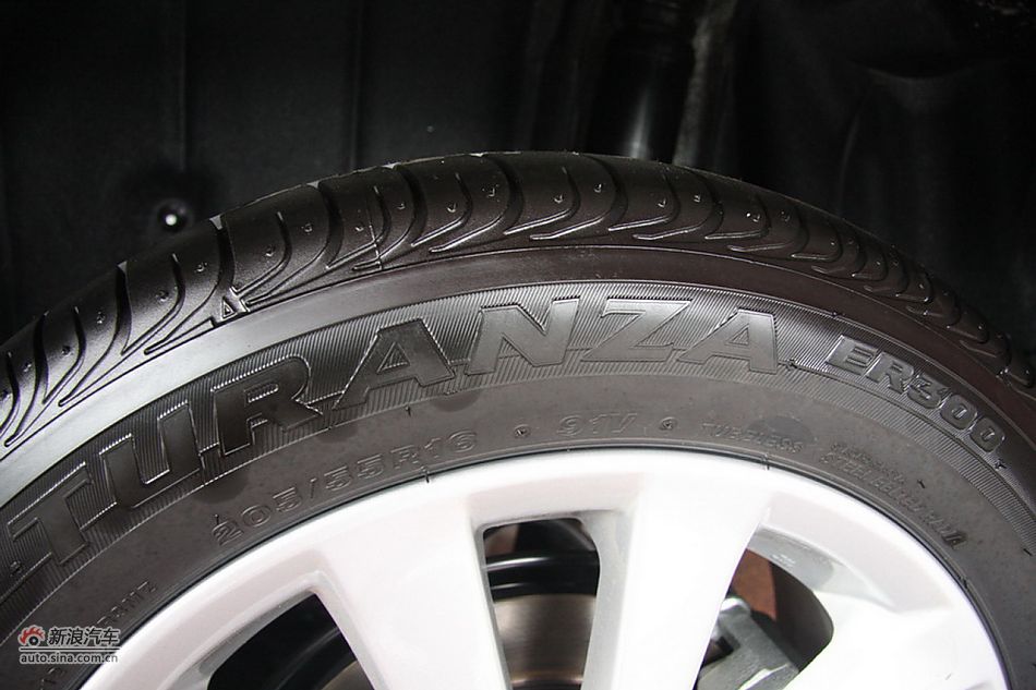 2010款卡罗拉GL-i 1.8AT 天窗版