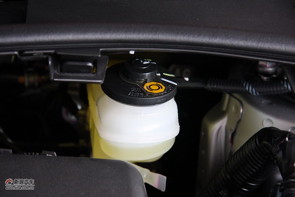 2010款卡罗拉GL-i 1.8AT 天窗版