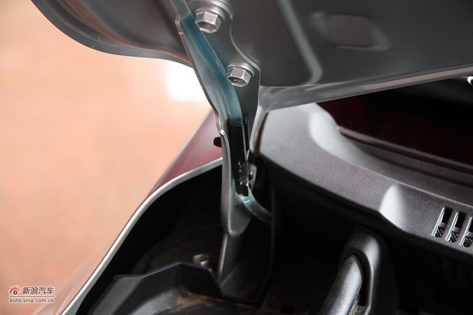 2010款卡罗拉GL 1.6AT 天窗版