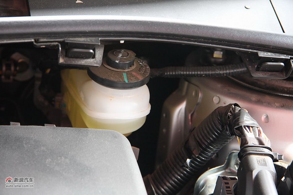 2010款卡罗拉GL 1.6AT 天窗版