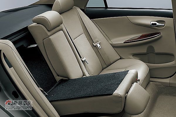 海外版卡罗拉内饰图片