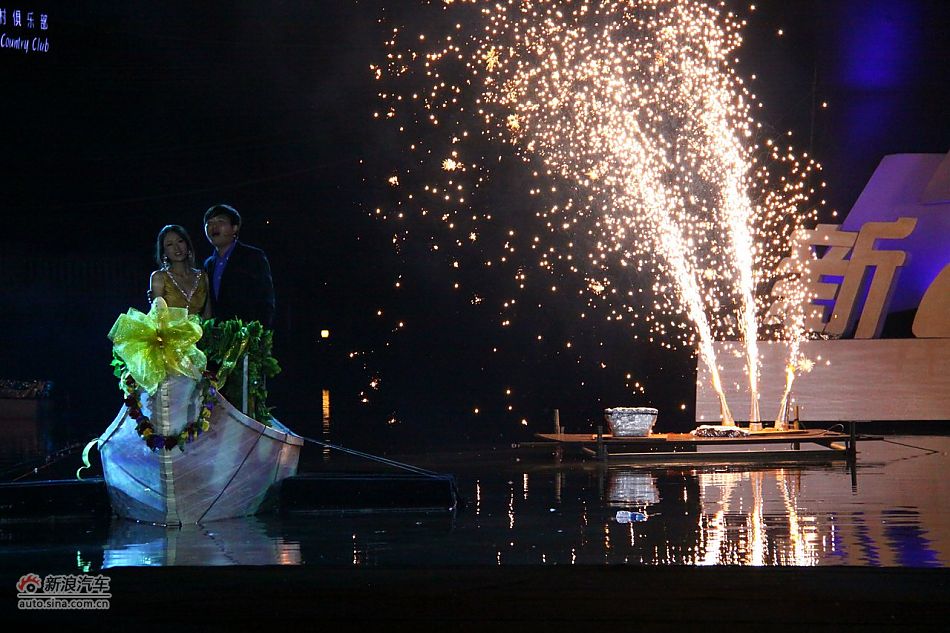 上市现场文艺表演