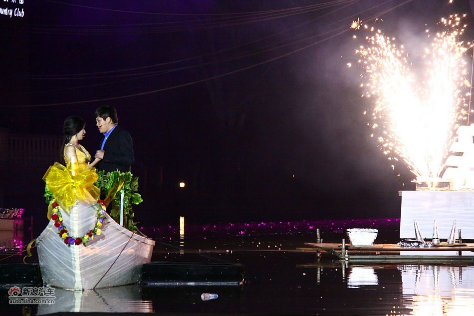 上市现场文艺表演