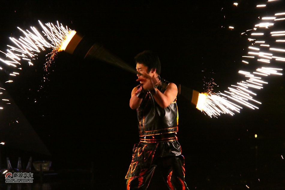 上市现场文艺表演