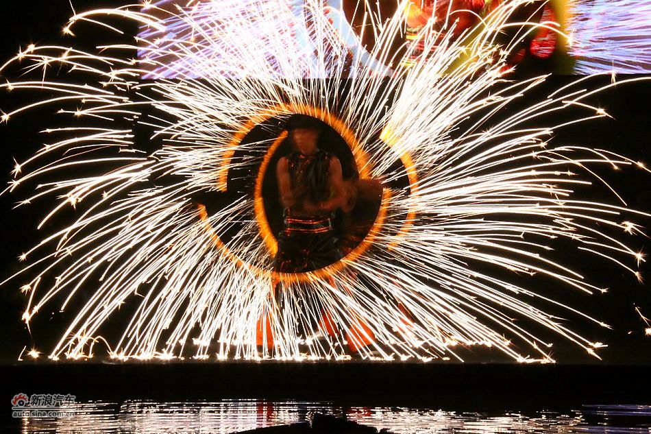 上市现场文艺表演