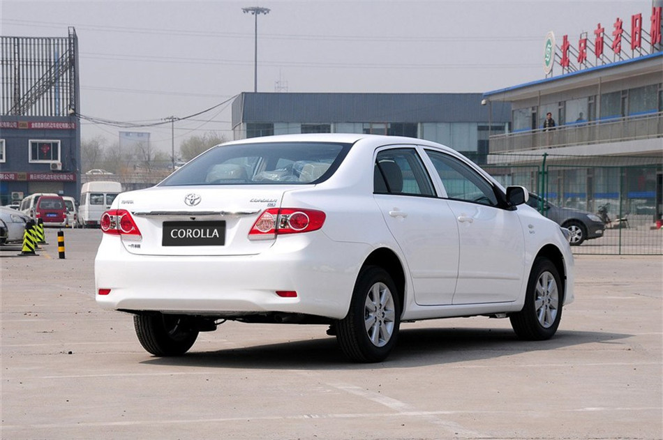 2013款卡罗拉特装版1.6L自动炫酷型GL