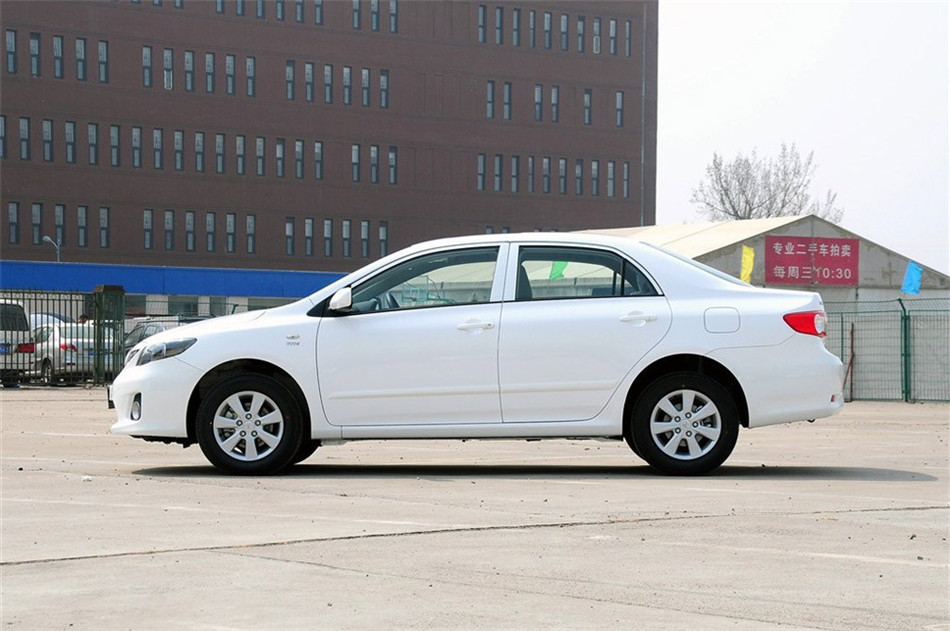 2013款卡罗拉特装版1.6L自动炫酷型GL