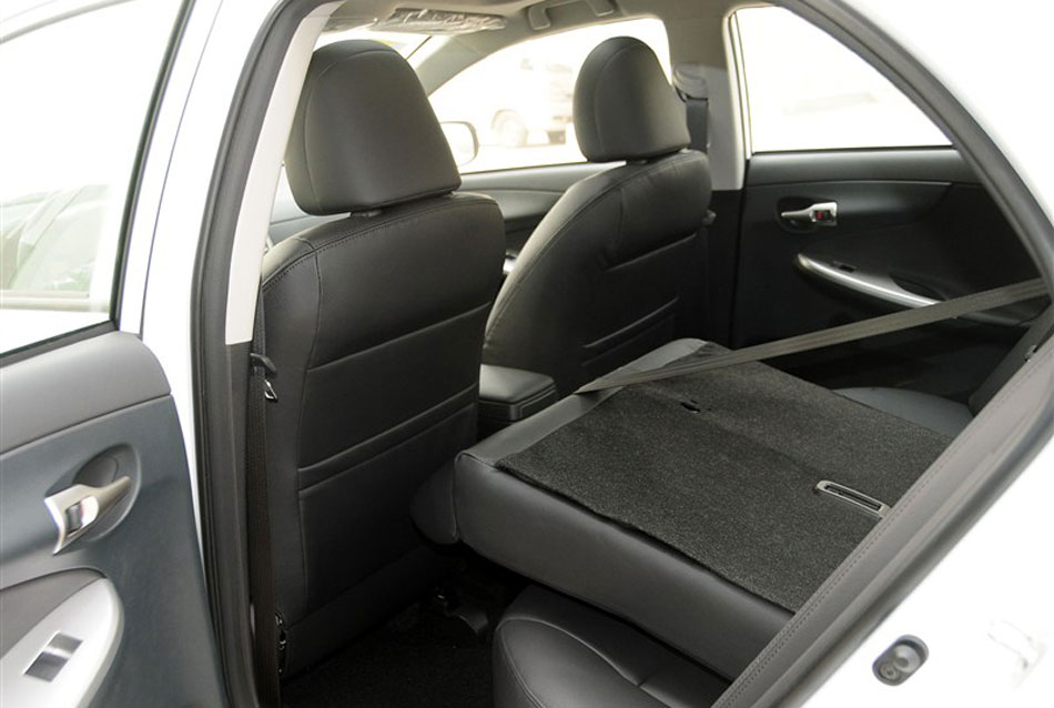 2013款卡罗拉特装版1.6L自动至酷型GL