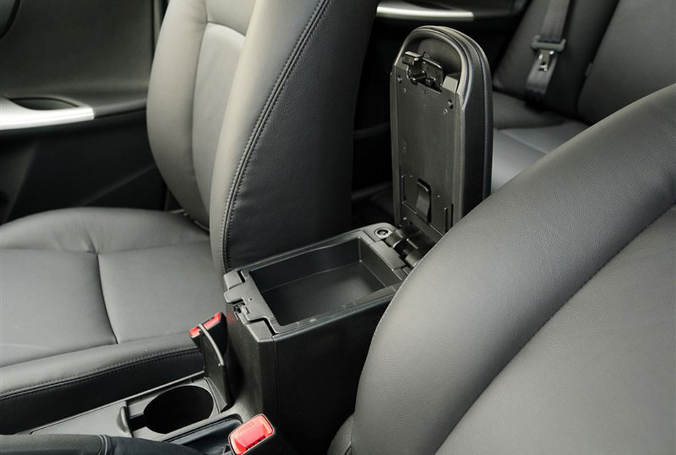 2013款卡罗拉特装版1.6L自动至酷型GL