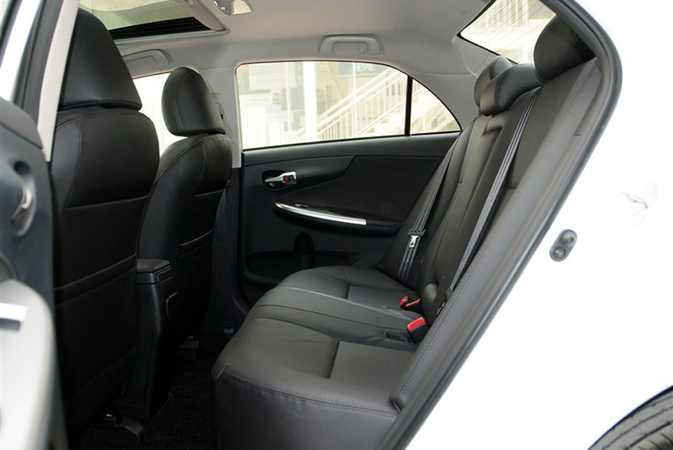 2013款卡罗拉特装版1.6L自动至酷型GL