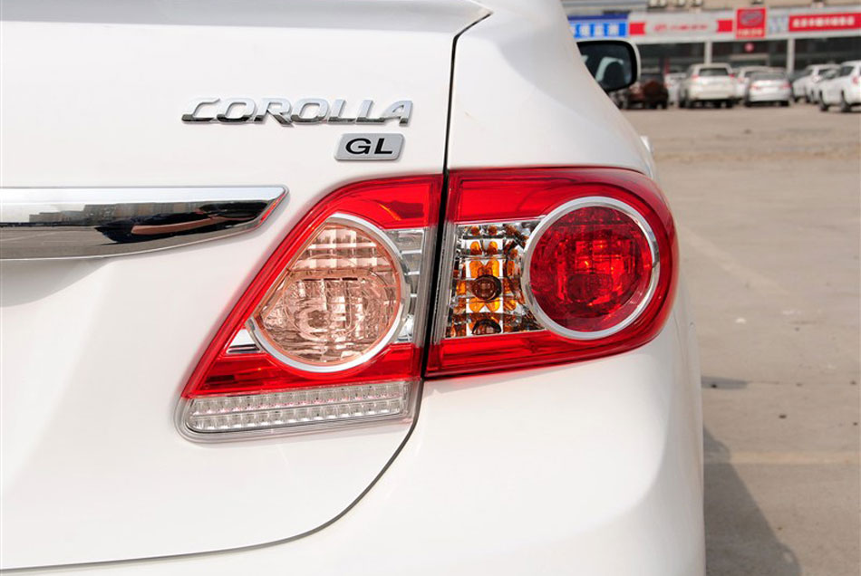 2013款卡罗拉特装版1.6L自动至酷型GL