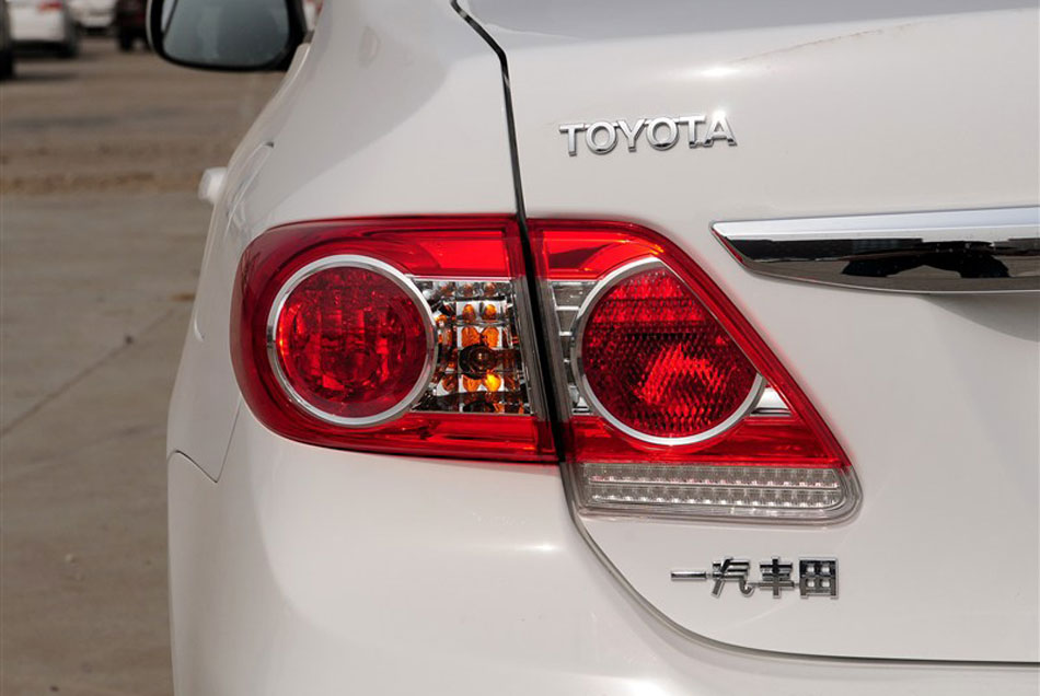 2013款卡罗拉特装版1.6L自动至酷型GL