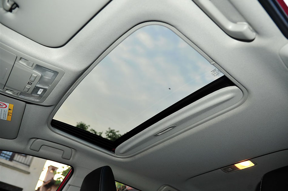 2014款 1.6L 手动GLX-i 座椅空间