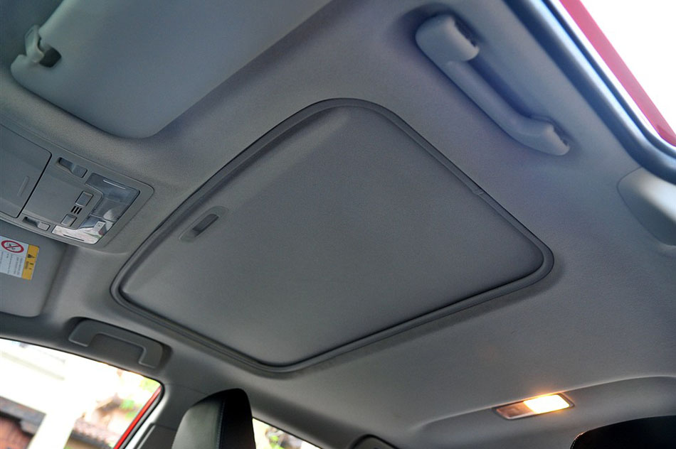 2014款 1.6L 手动GLX-i 座椅空间