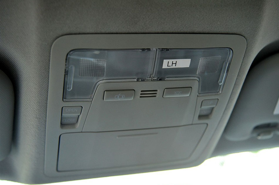 2014款 1.6L 手动GLX-i 座椅空间