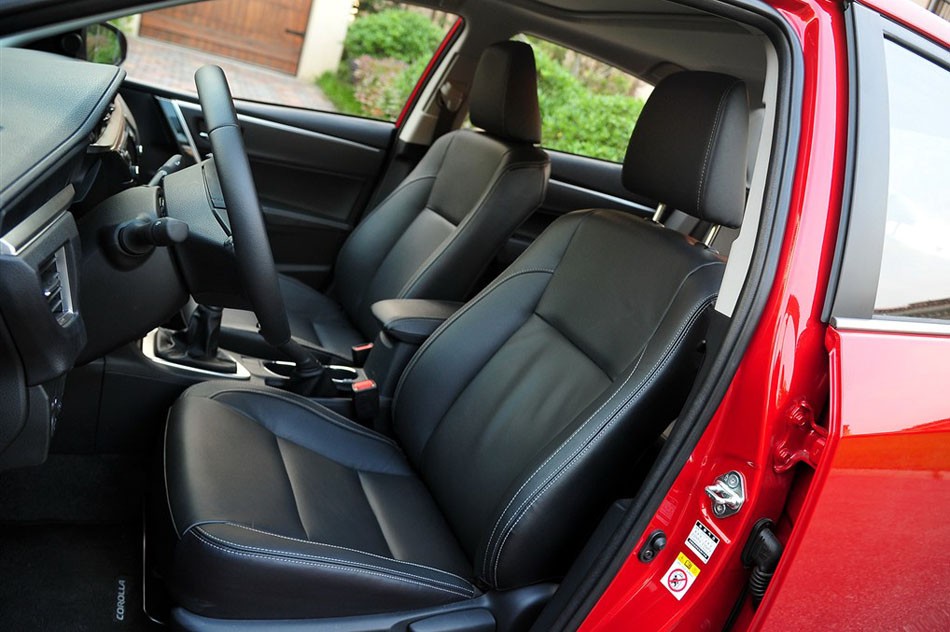 2014款 1.6L 手动GLX-i 座椅空间