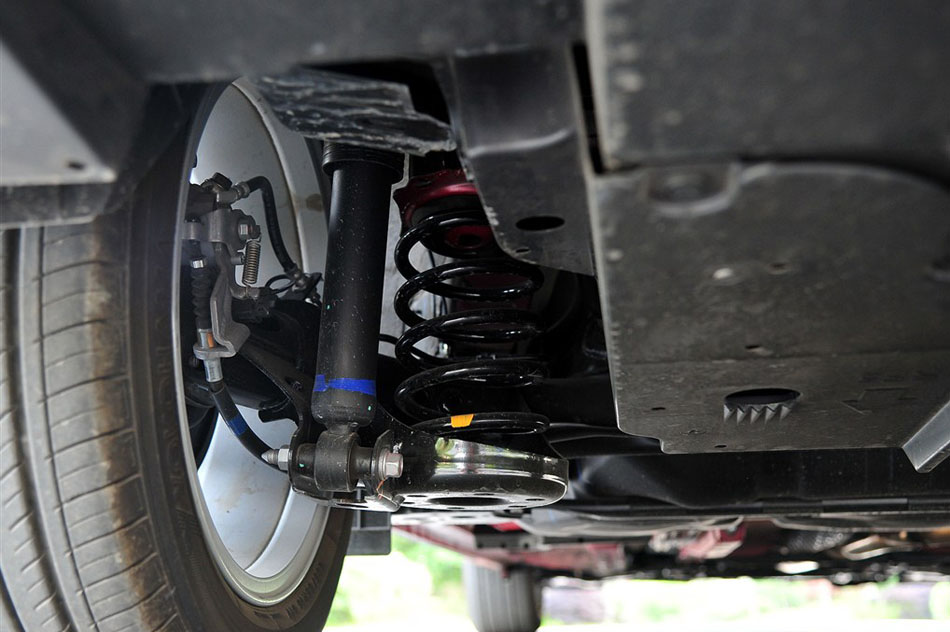 2014款 1.6L 手动GLX-i  引擎底盘