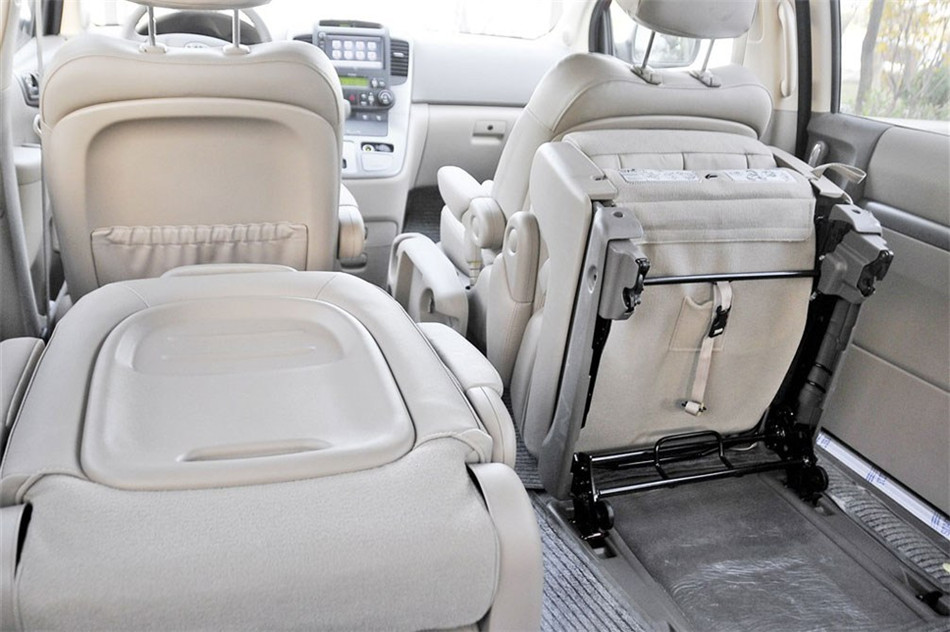 起亚VQ 2013款 2.2T AT VQ-R 豪华版 空间