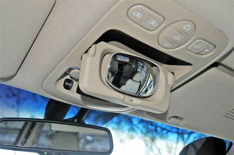 起亚VQ 2013款 2.2T AT VQ-R 豪华版 空间