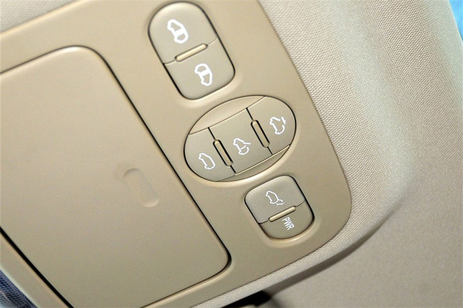 起亚VQ 2013款 2.2T AT VQ-R 豪华版 空间